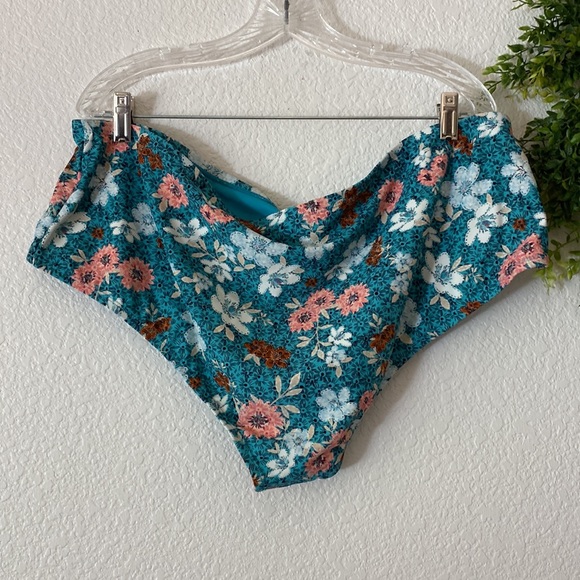 Time and Tru Teal Blue Floral Bikini - Picture 3 of 14